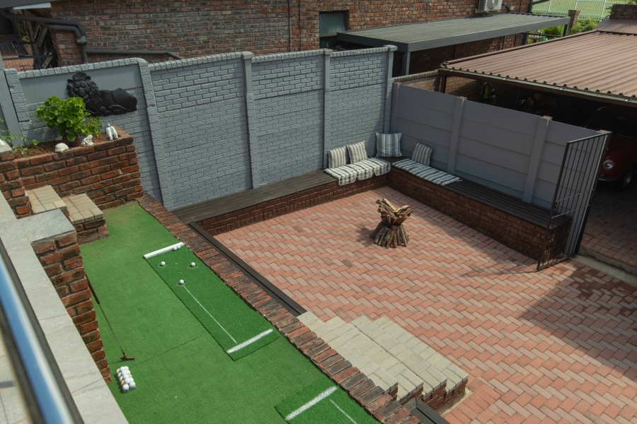 4 Bedroom Property for Sale in Lovemore Heights Estate Eastern Cape